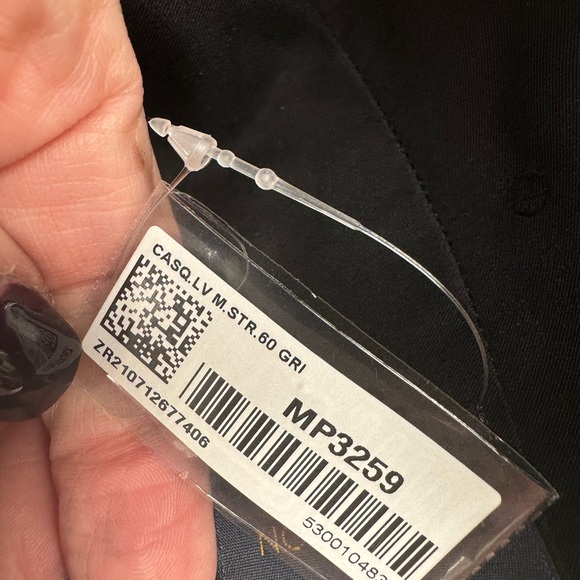 Louis Vuitton NWT’s black and grey monogram baseball cap..archived. Never worn, - Picture 6 of 11